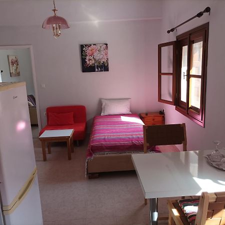 Pedi Breeze Apartment Сими Екстериор снимка