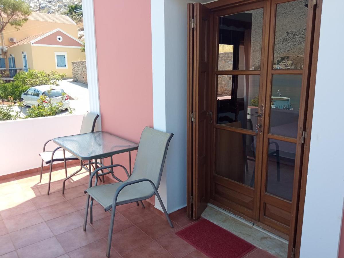 Pedi Breeze Apartment Сими Екстериор снимка