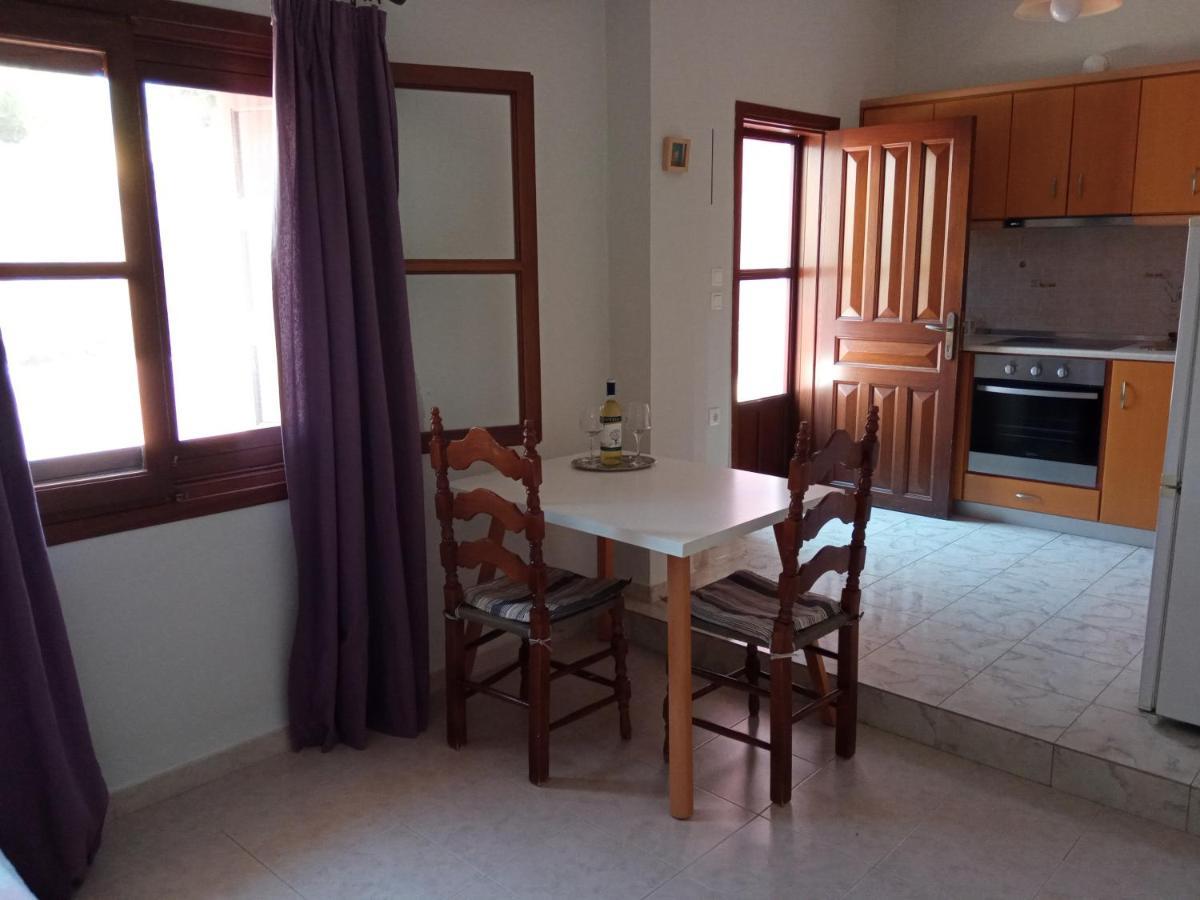 Pedi Breeze Apartment Сими Екстериор снимка