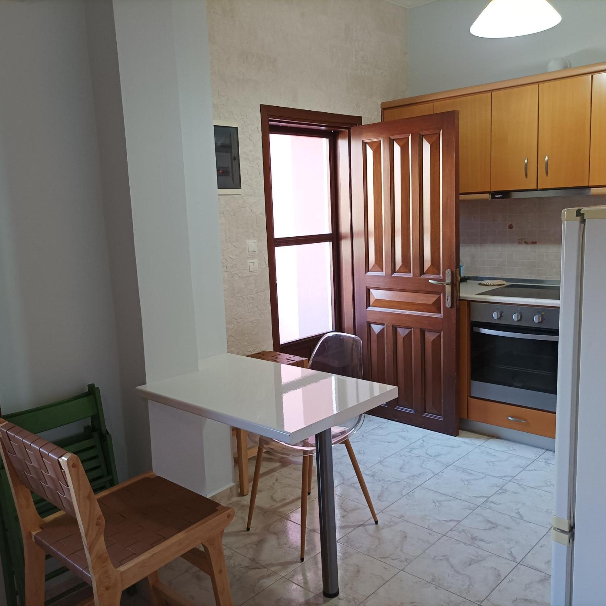 Pedi Breeze Apartment Сими Екстериор снимка