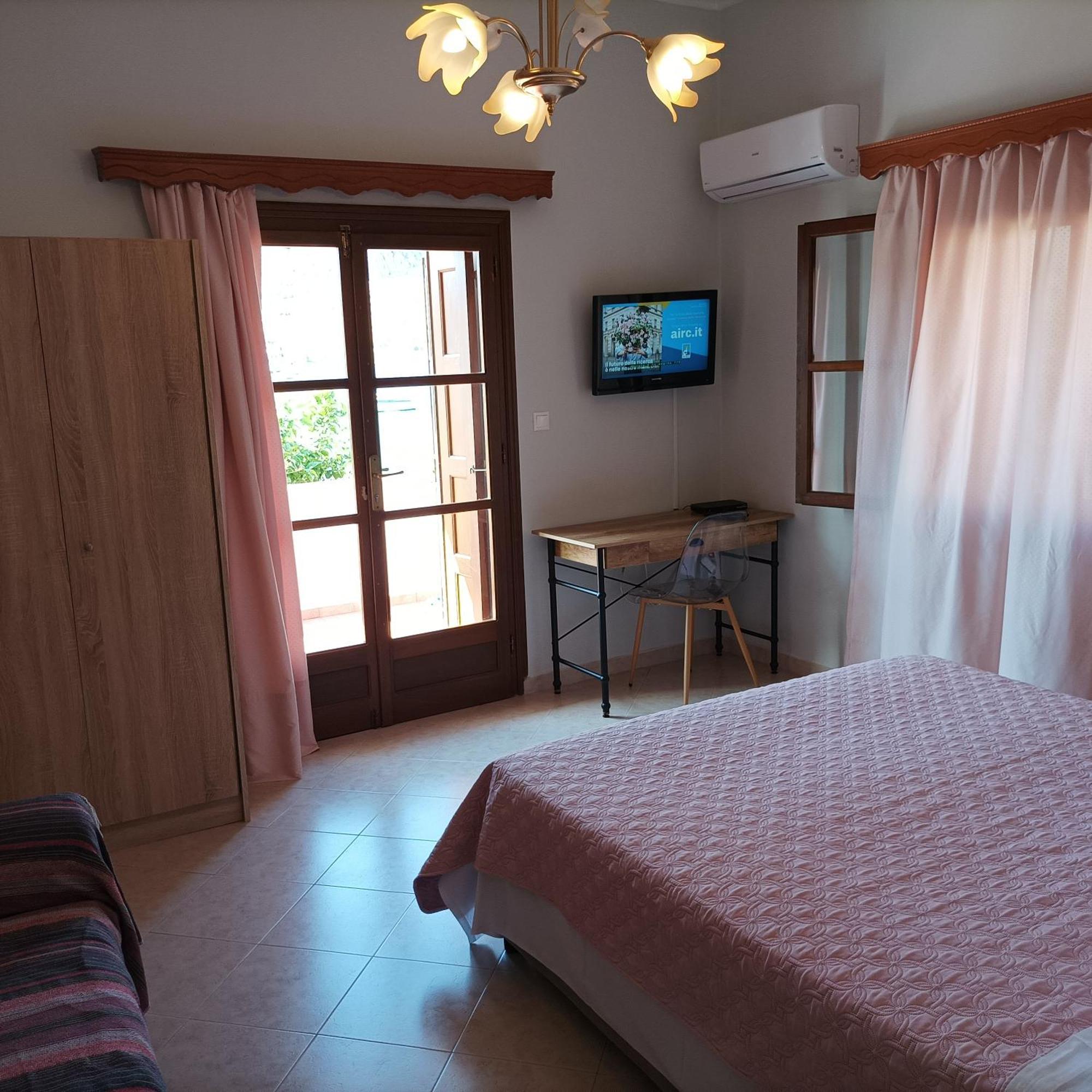 Pedi Breeze Apartment Сими Екстериор снимка