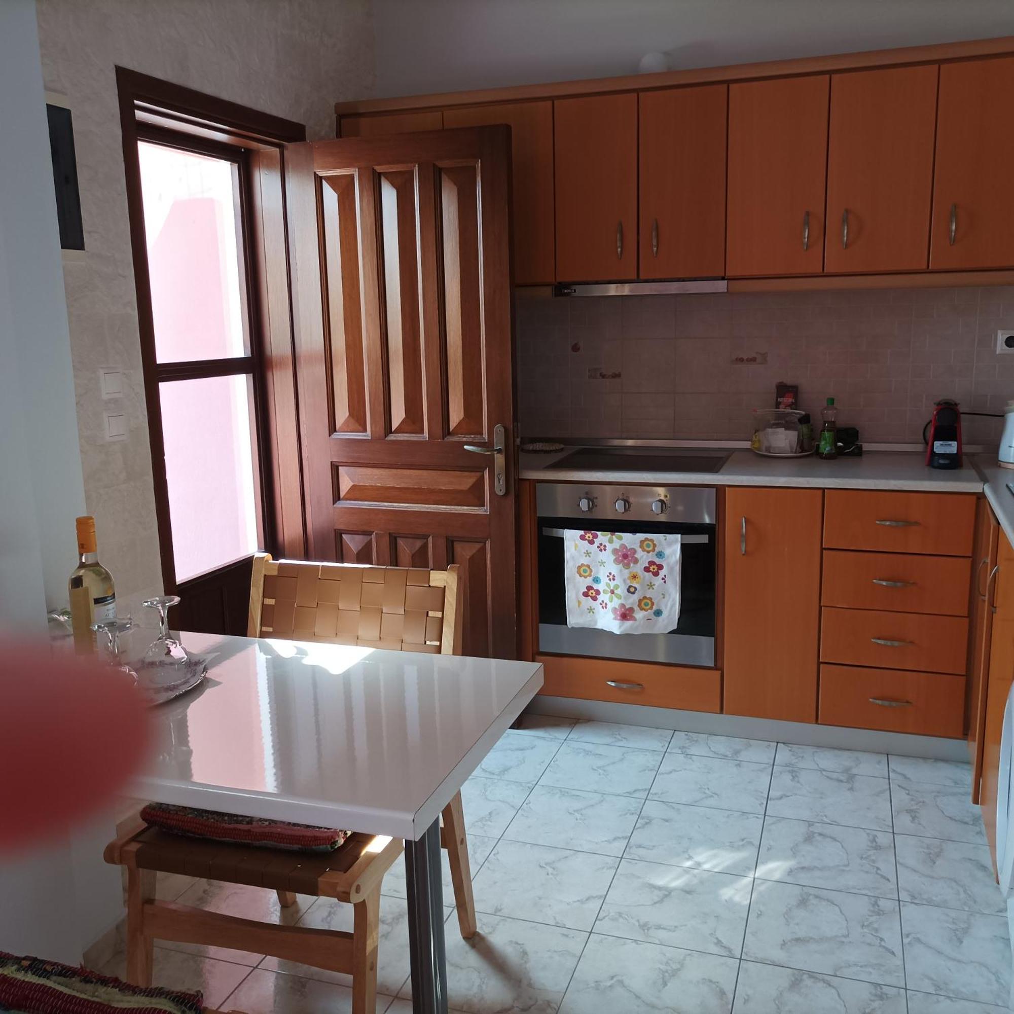 Pedi Breeze Apartment Сими Екстериор снимка