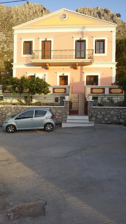 Pedi Breeze Apartment Сими Екстериор снимка